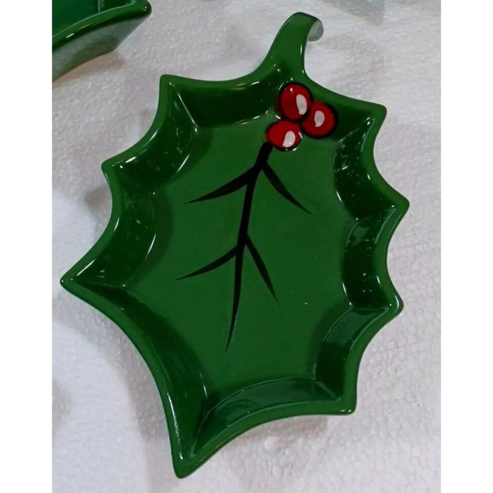 Set of 5 Temp-tations by Tara Cardinal HOLLY Leaf Serving Snack Appetizer Plates - Picture 4 of 8